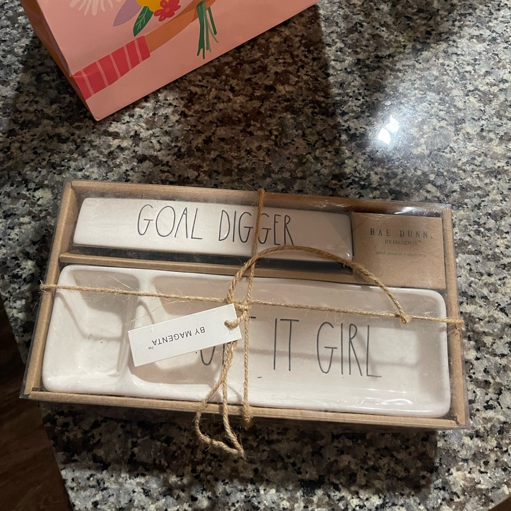 Rae Dunn Desk Plaque and Dest Tray